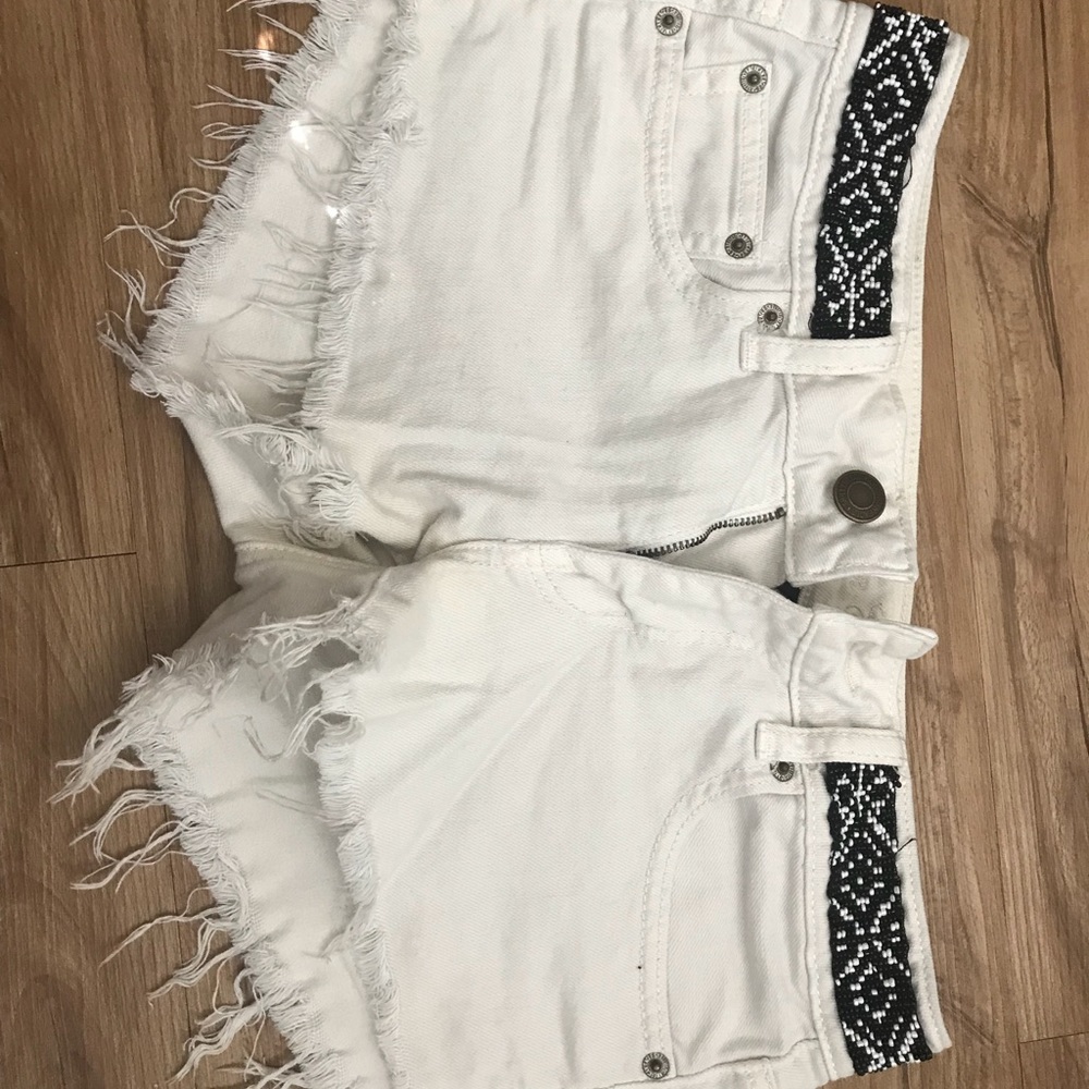 American eagle low rise beaded short!